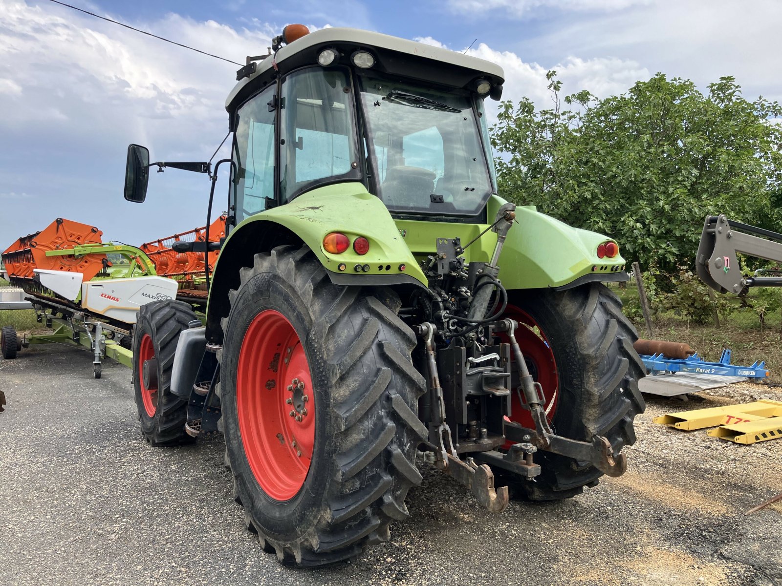 Traktor des Typs CLAAS ARION 610 CIS, Gebrauchtmaschine in CANCON (Bild 3)