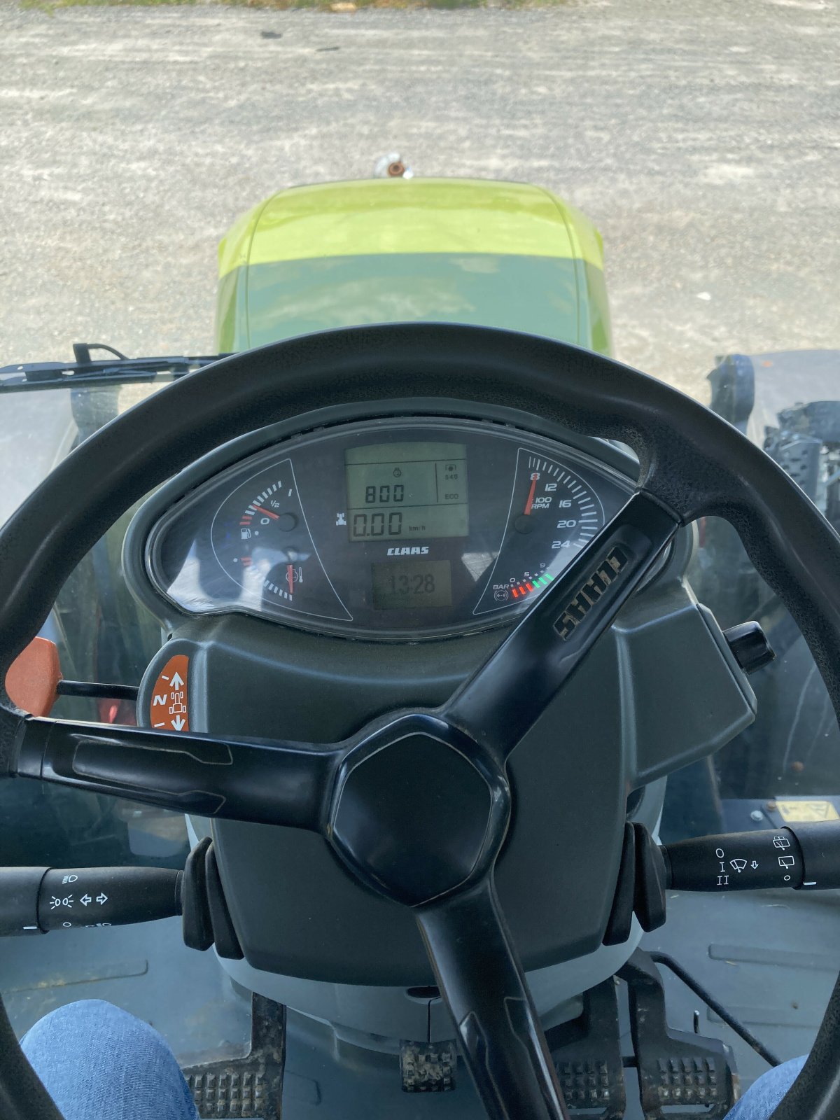 Traktor del tipo CLAAS ARION 610 CIS, Gebrauchtmaschine en ST CLEMENT DE LA PLACE (Imagen 10)