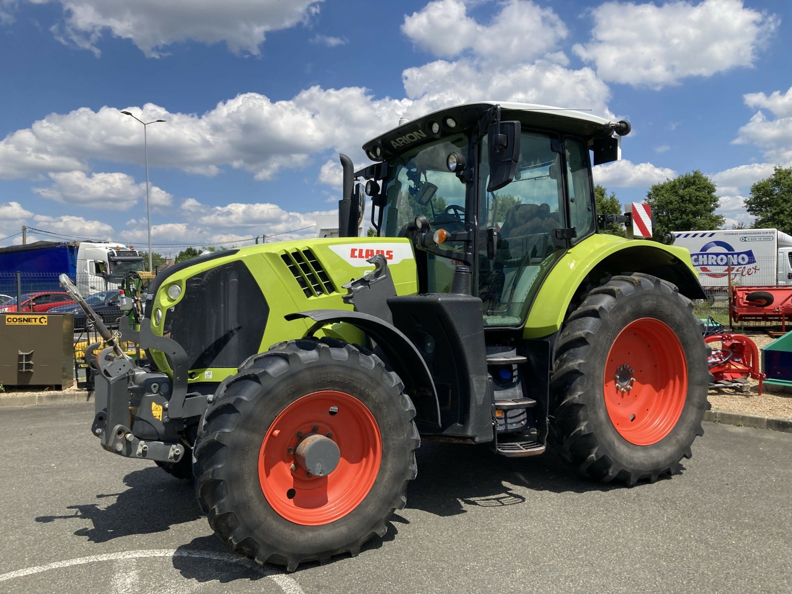 Traktor du type CLAAS ARION 610 CIS, Gebrauchtmaschine en ST CLEMENT DE LA PLACE (Photo 3)