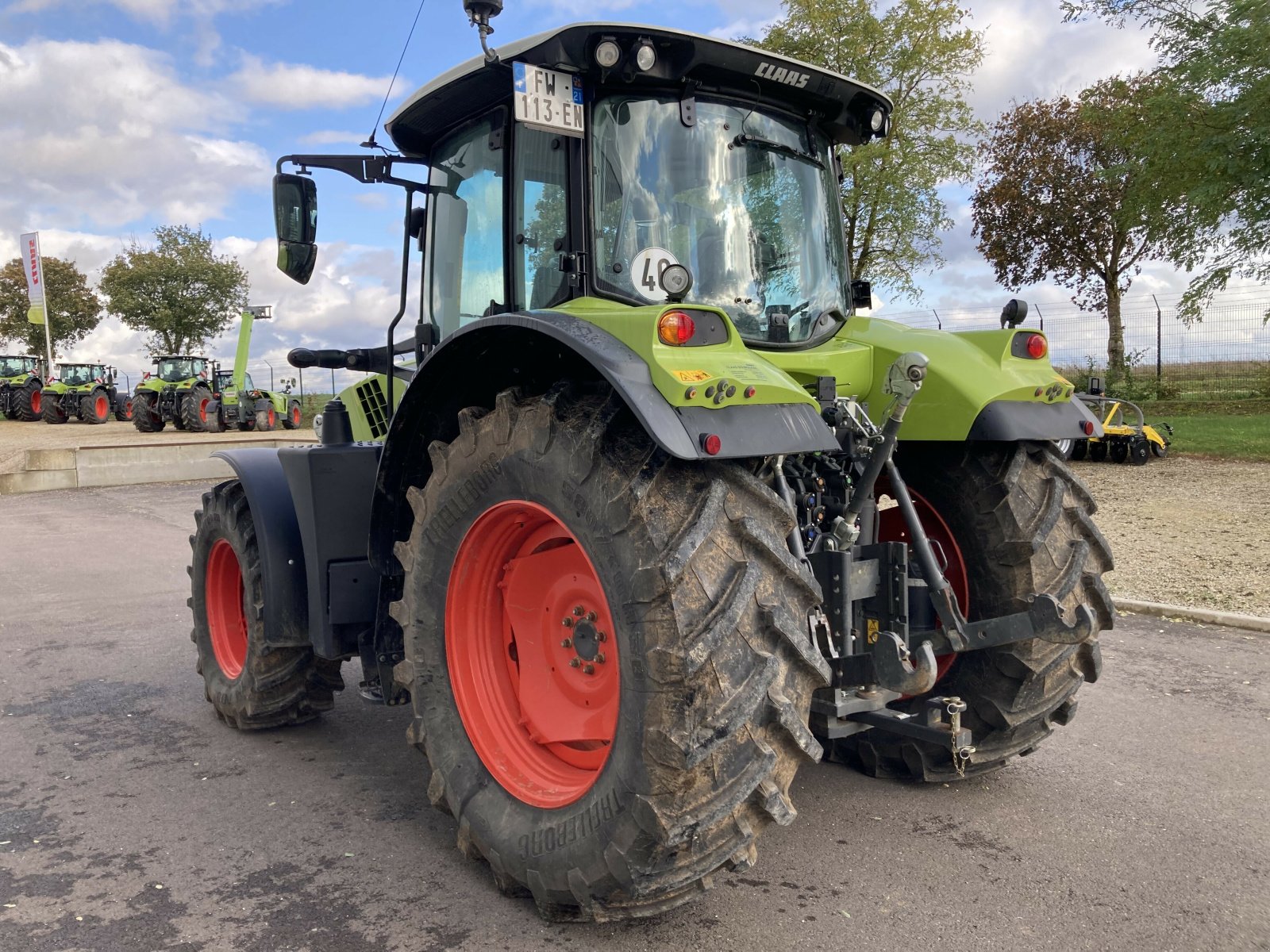 Traktor от тип CLAAS ARION 610 CIS, Gebrauchtmaschine в VAROIS & CHAIGNOT (Снимка 4)