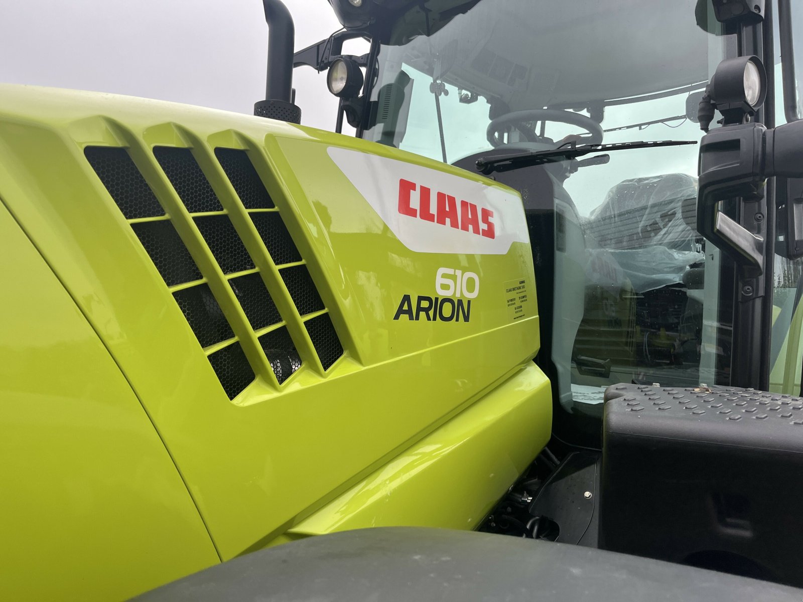 Traktor typu CLAAS ARION 610 CMATIC S5 ADVANCE, Gebrauchtmaschine w PONTIVY (Zdjęcie 4)