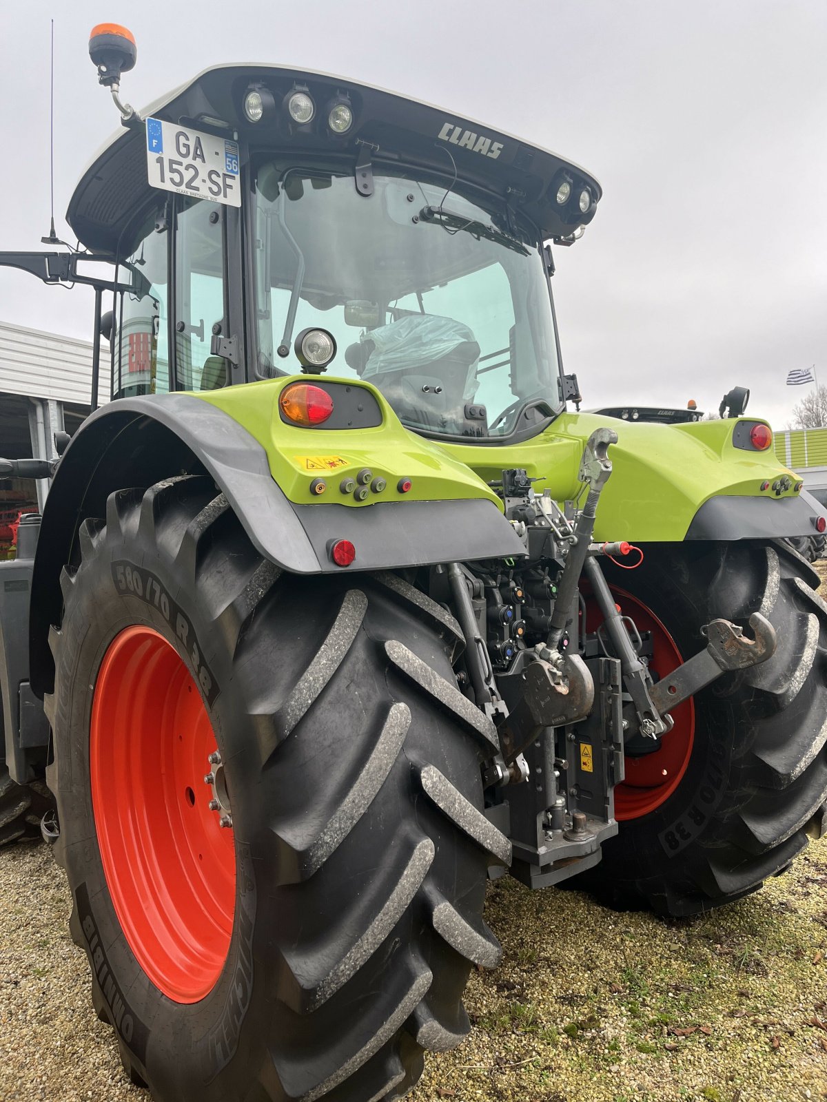 Traktor типа CLAAS ARION 610 CMATIC S5 ADVANCE, Gebrauchtmaschine в PONTIVY (Фотография 5)