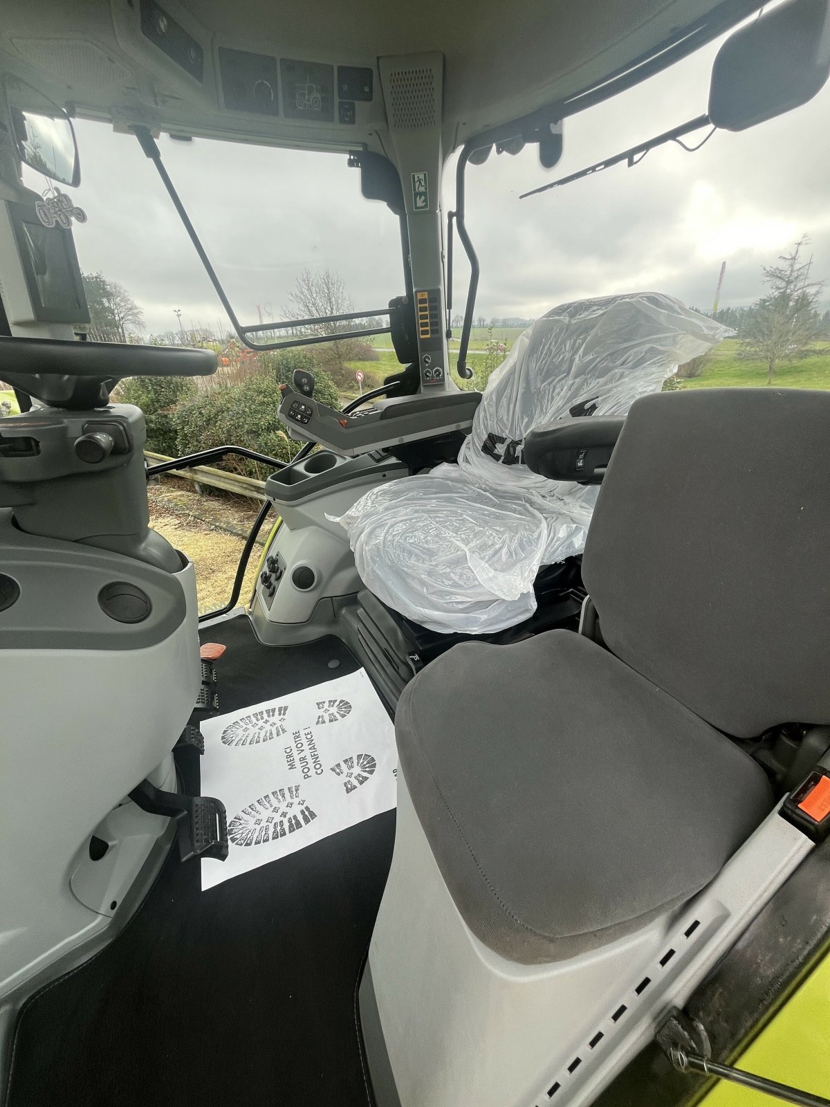 Traktor des Typs CLAAS ARION 610 CMATIC S5 ADVANCE, Gebrauchtmaschine in PONTIVY (Bild 6)