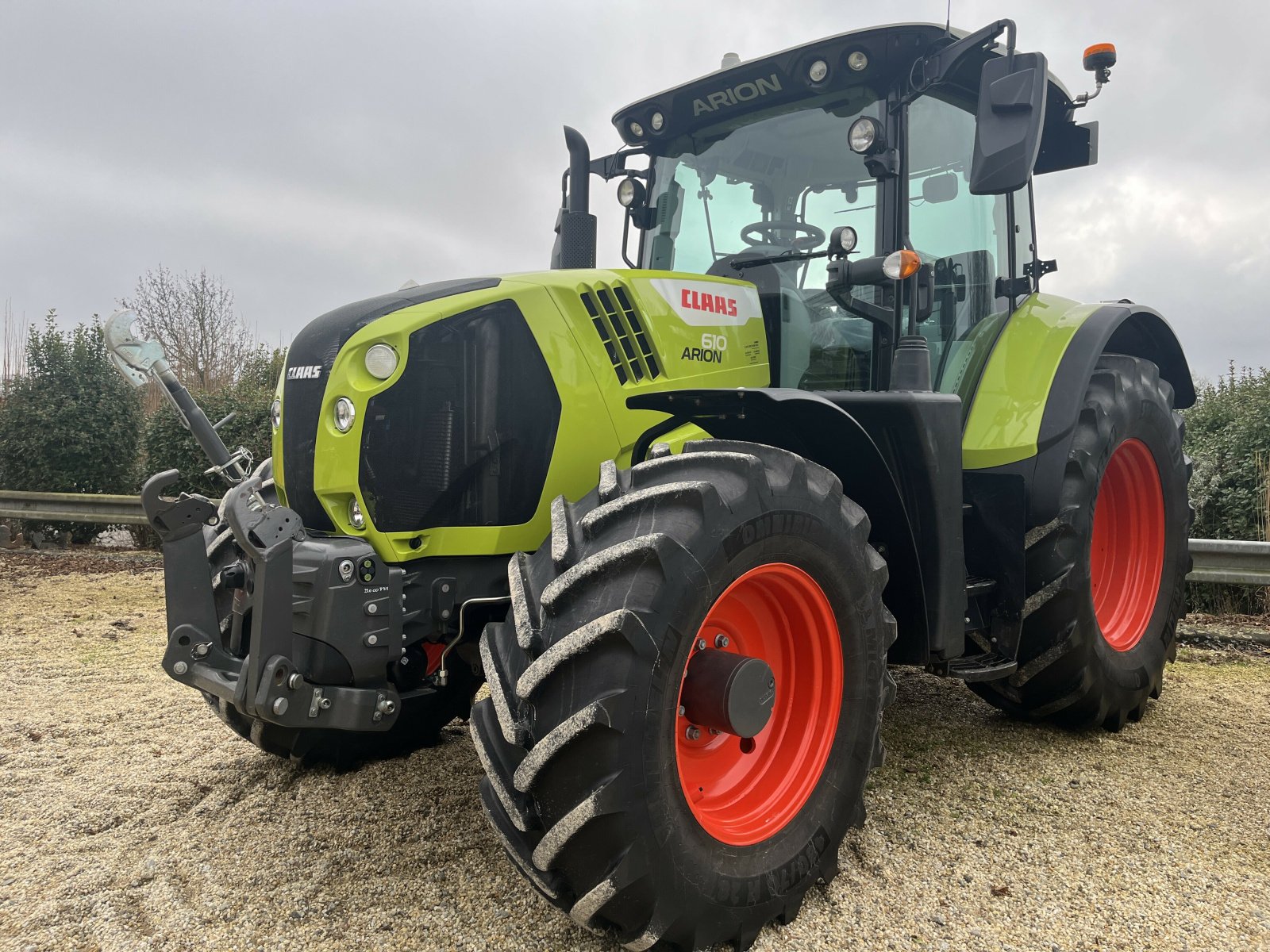 Traktor Türe ait CLAAS ARION 610 CMATIC S5 ADVANCE, Gebrauchtmaschine içinde PONTIVY (resim 3)