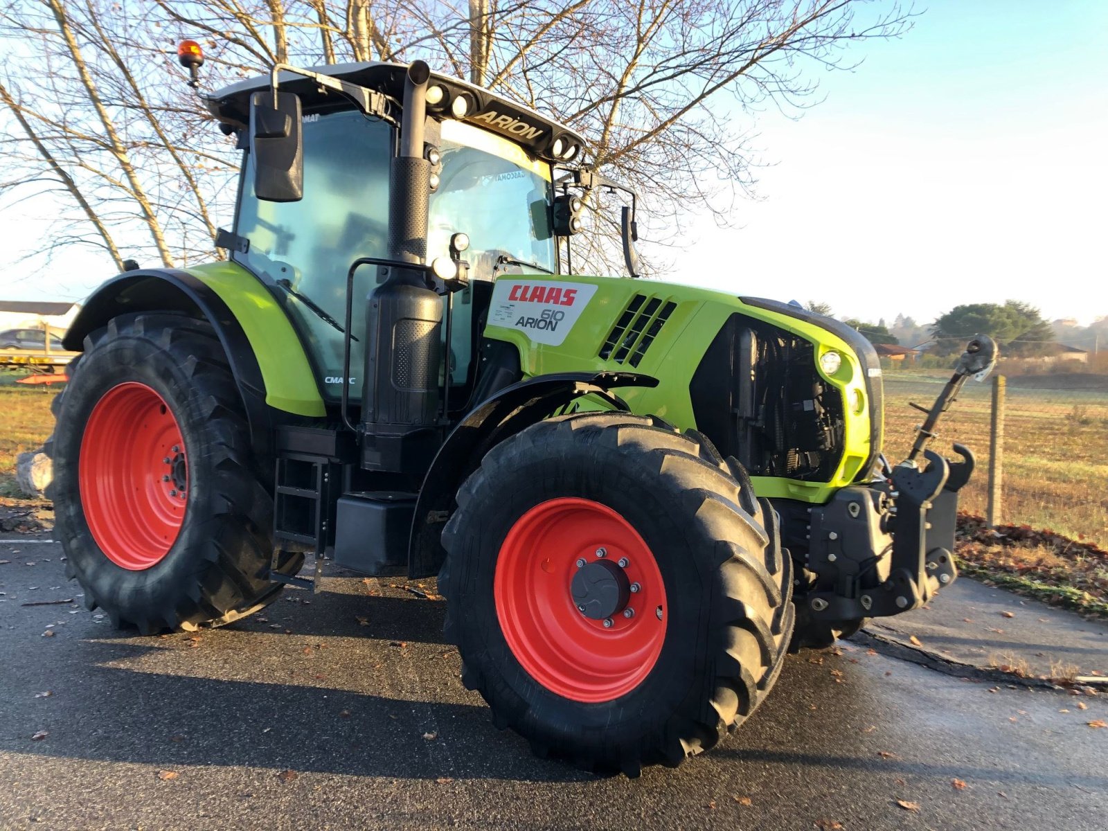 Traktor typu CLAAS ARION 610 CMATIC T4F, Gebrauchtmaschine w Aubiet (Zdjęcie 3)