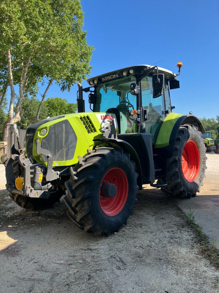 Traktor des Typs CLAAS ARION 610 ST4 ADVANCE, Gebrauchtmaschine in SAINT ANDIOL (Bild 2)