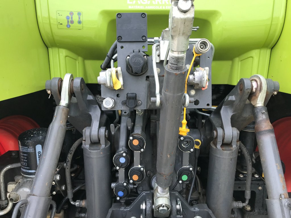 Traktor del tipo CLAAS ARION 610, Gebrauchtmaschine In MORLHON LE HAUT (Immagine 7)