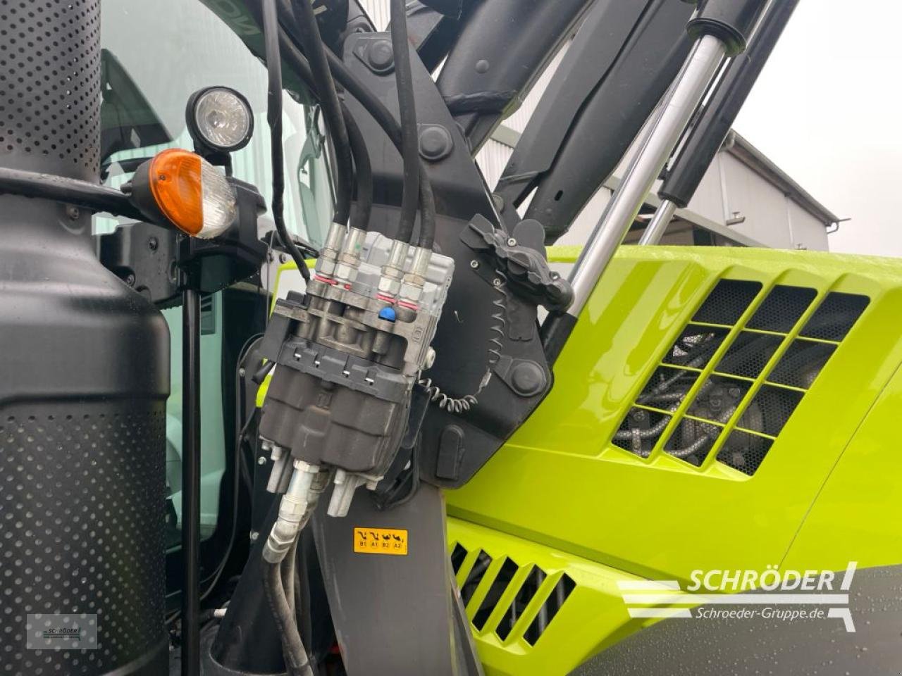 Traktor del tipo CLAAS ARION 610, Gebrauchtmaschine In Wildeshausen (Immagine 22)