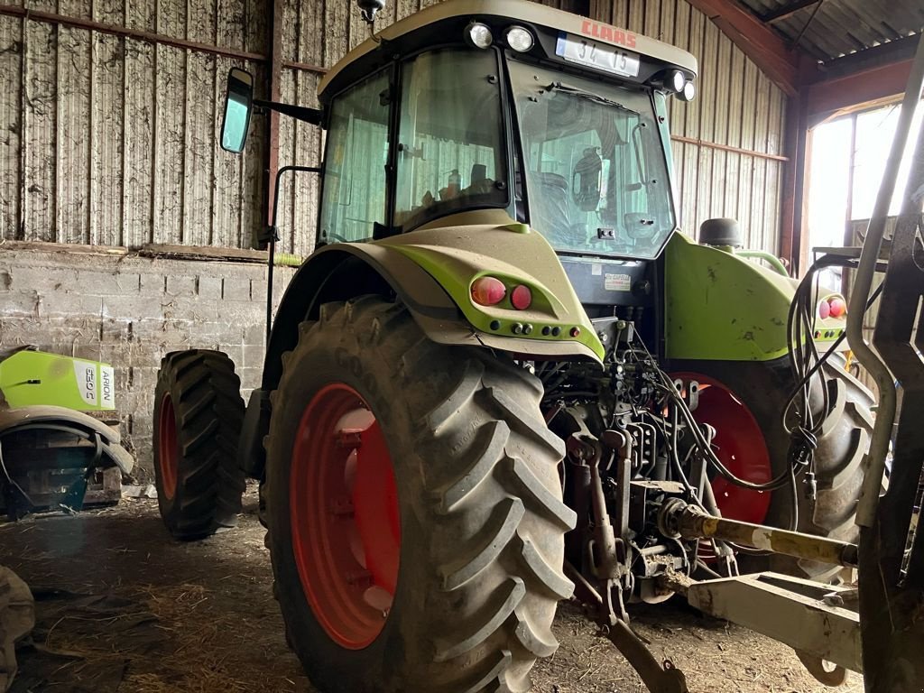 Traktor van het type CLAAS ARION 620 C, Gebrauchtmaschine in SAINTE GENEVIEVE SUR AGENCE (Foto 3)