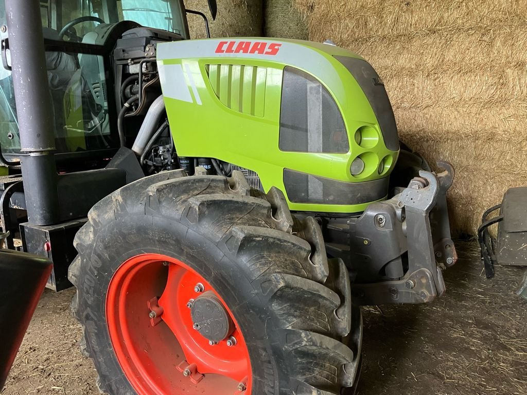 Traktor от тип CLAAS ARION 620 C, Gebrauchtmaschine в SAINTE GENEVIEVE SUR AGENCE (Снимка 1)