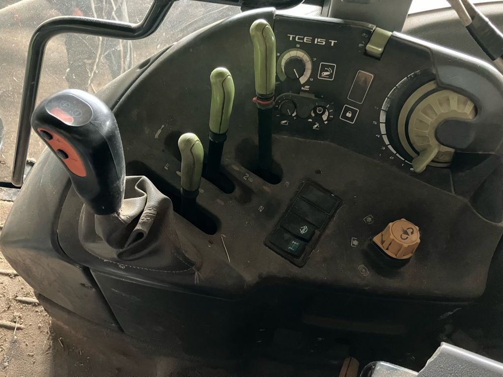 Traktor a típus CLAAS ARION 620 C, Gebrauchtmaschine ekkor: SAINTE GENEVIEVE SUR AGENCE (Kép 6)