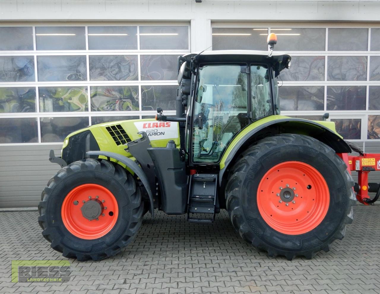 Traktor a típus CLAAS ARION 620 CIS A36 + FL 150, Gebrauchtmaschine ekkor: Homberg (Ohm) - Maulbach (Kép 13)