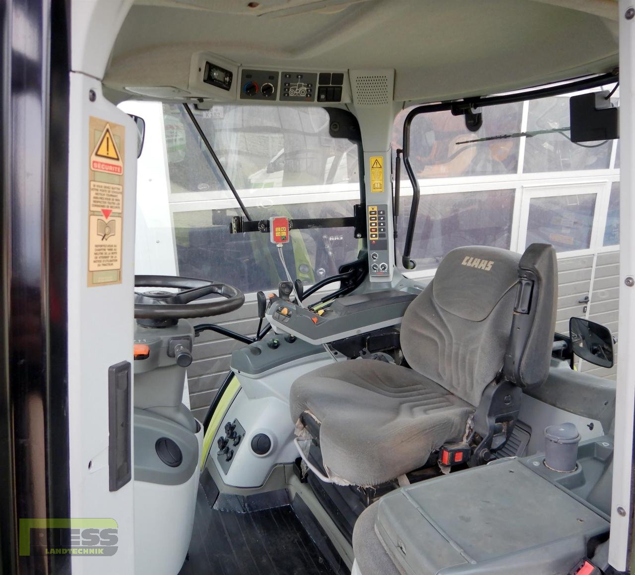 Traktor del tipo CLAAS ARION 620 CIS A36  FL-Konsolen, Gebrauchtmaschine en Homberg (Ohm) - Maulbach (Imagen 3)