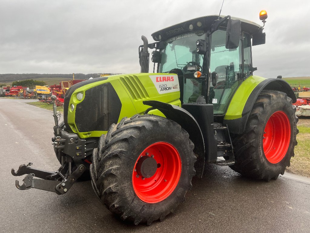 Traktor типа CLAAS ARION 620 CIS, Gebrauchtmaschine в VERT TOULON (Фотография 1)