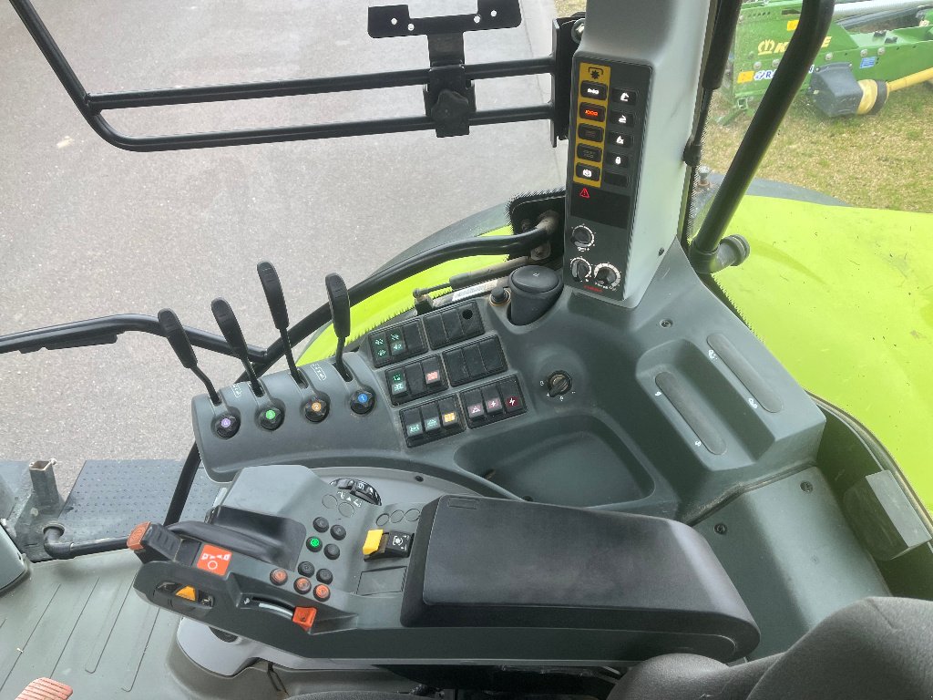 Traktor типа CLAAS ARION 620 CIS, Gebrauchtmaschine в VERT TOULON (Фотография 8)