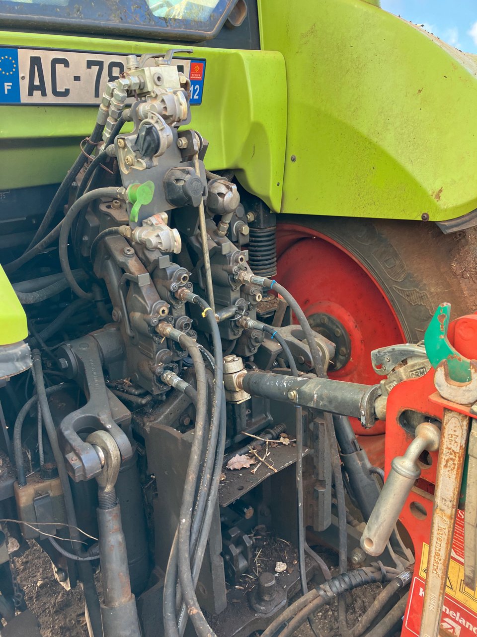 Traktor typu CLAAS ARION 620 CIS, Gebrauchtmaschine w MORLHON LE HAUT (Zdjęcie 5)