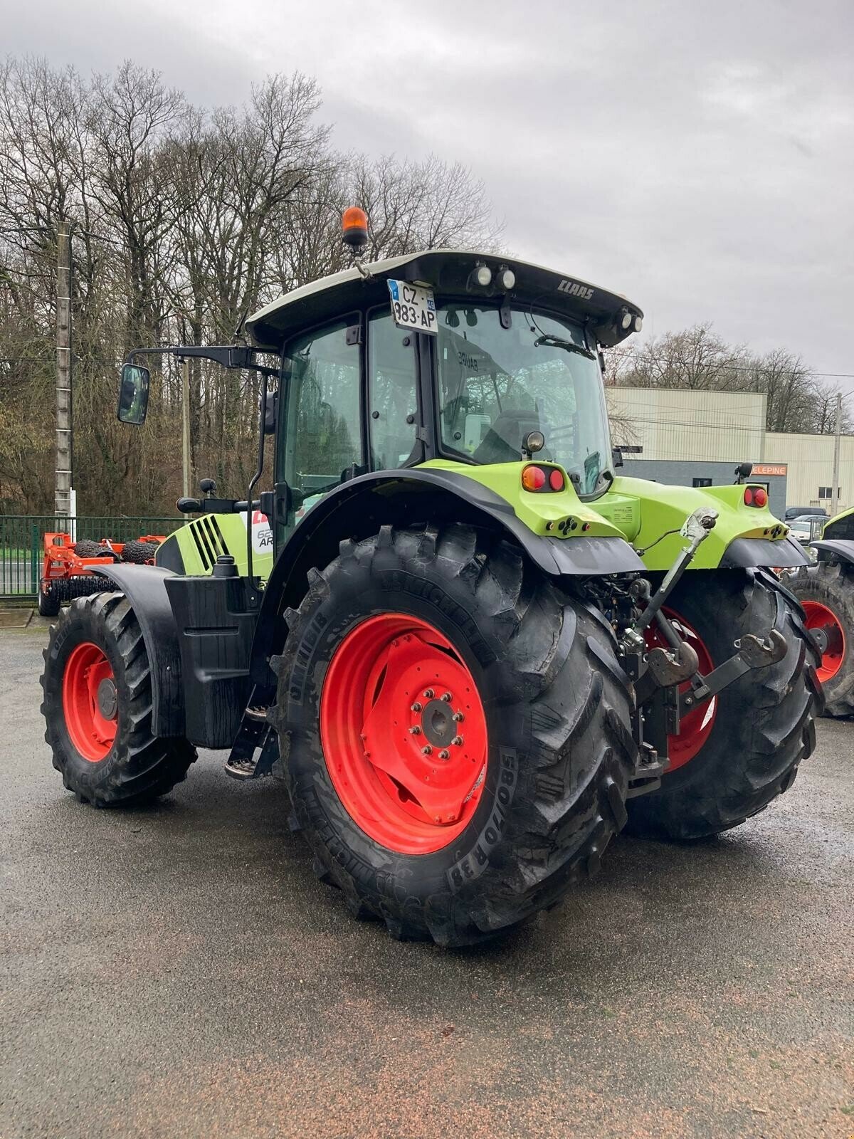 Traktor типа CLAAS ARION 620 CIS, Gebrauchtmaschine в ST CLEMENT DE LA PLACE (Фотография 5)