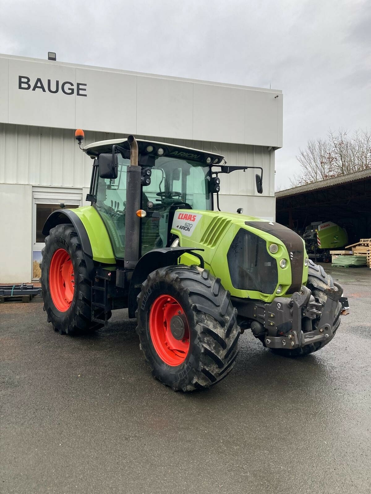 Traktor del tipo CLAAS ARION 620 CIS, Gebrauchtmaschine en ST CLEMENT DE LA PLACE (Imagen 2)