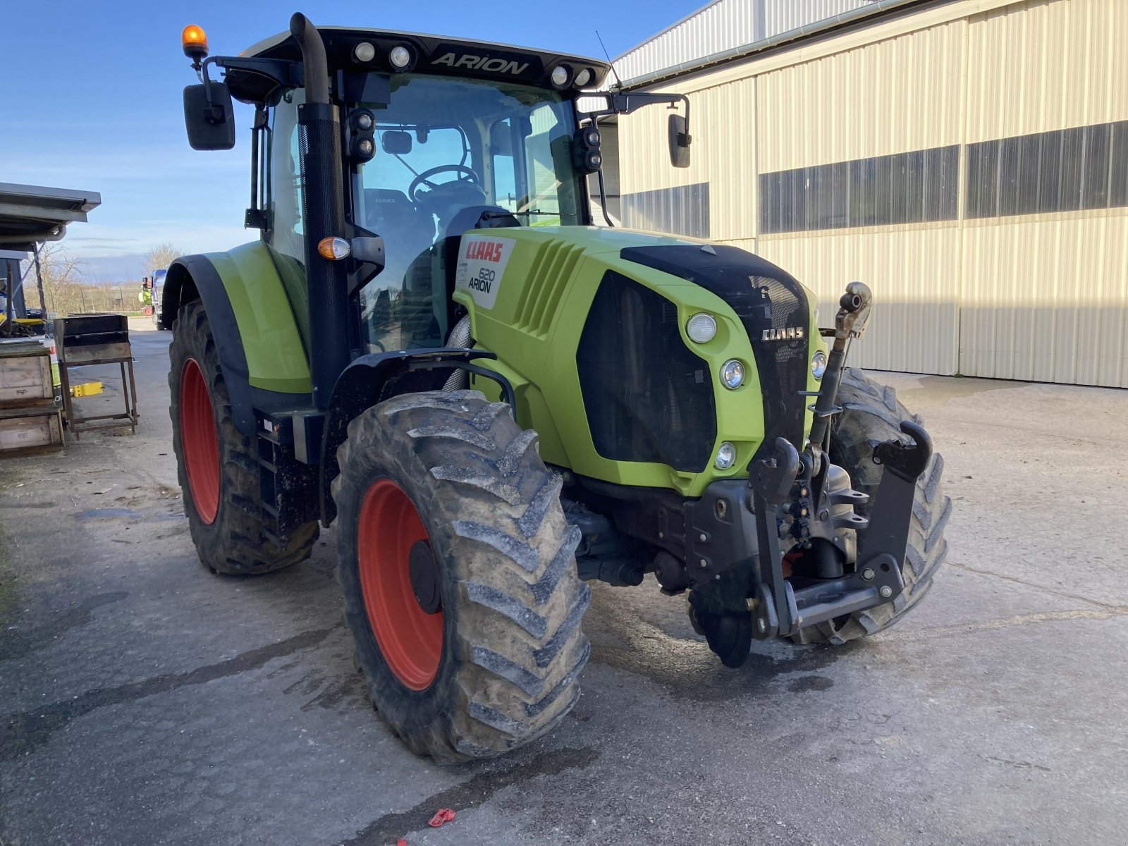 Traktor typu CLAAS ARION 620 CIS, Gebrauchtmaschine w LAIGNES (Zdjęcie 4)