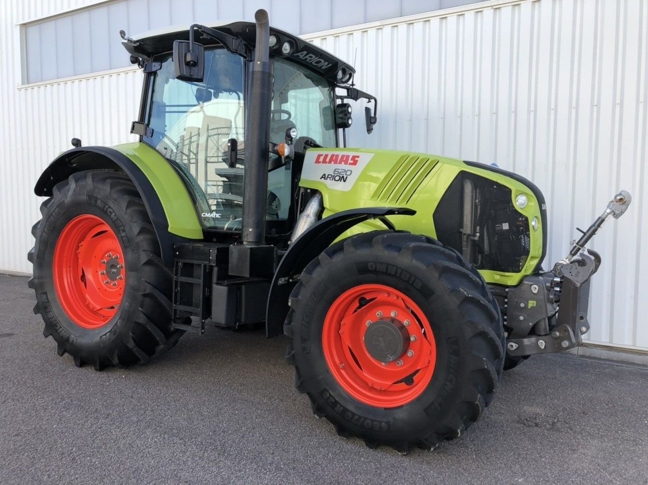 Traktor des Typs CLAAS ARION 620 CMATIC T4, Gebrauchtmaschine in CHEMINOT (Bild 2)