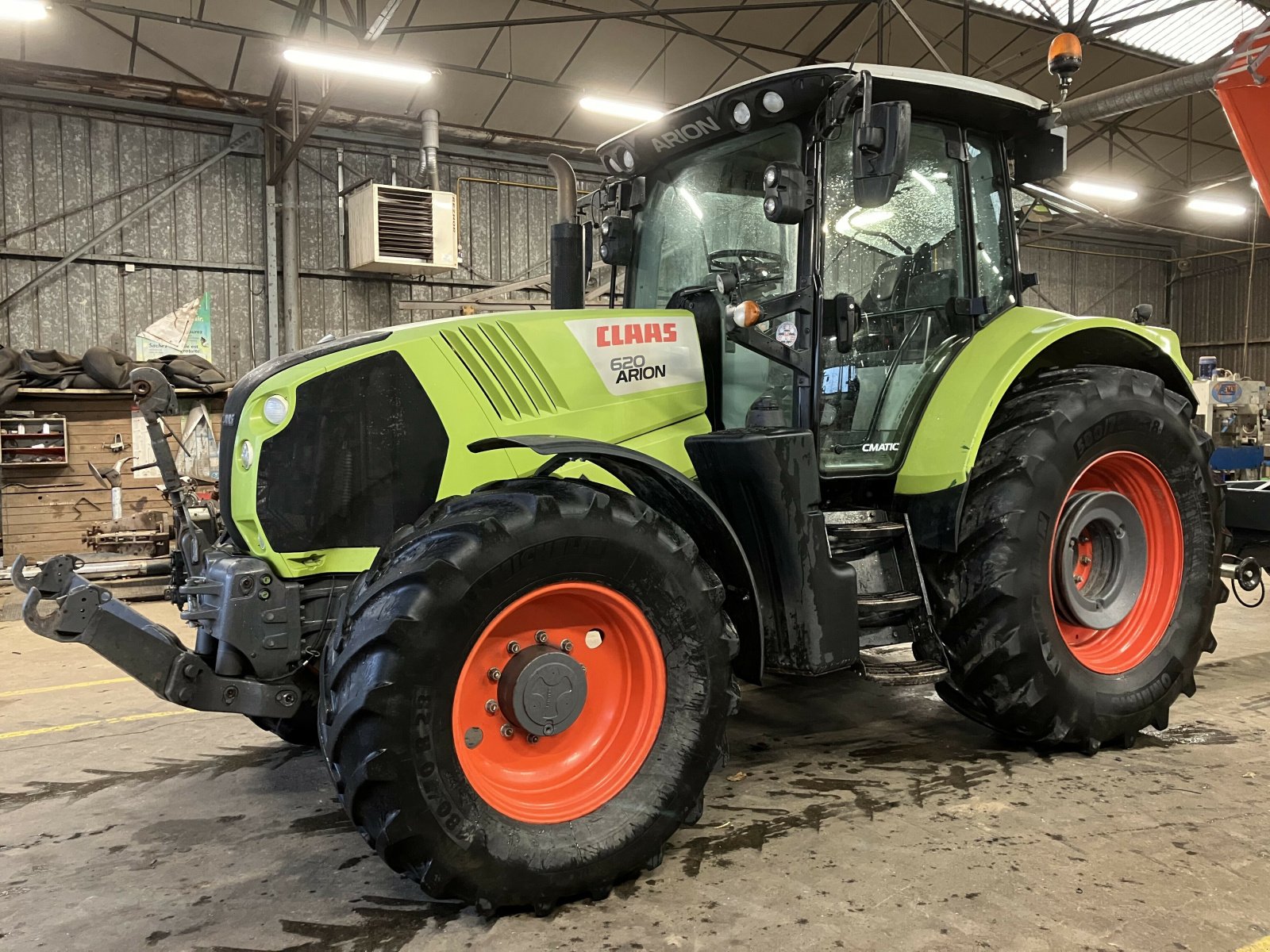 Traktor от тип CLAAS ARION 620 CMATIC, Gebrauchtmaschine в Bourg-Blanc (Снимка 1)