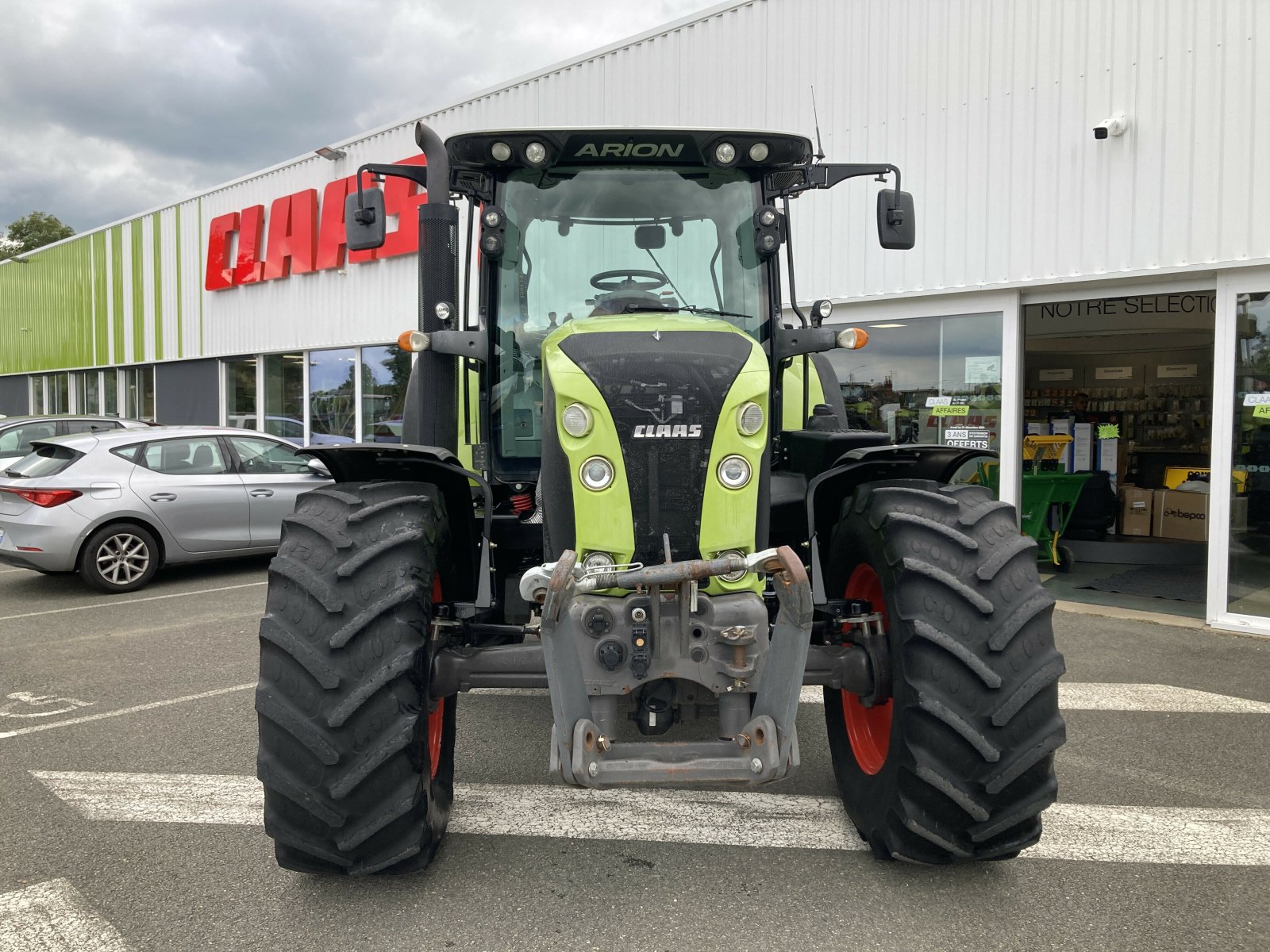 Traktor za tip CLAAS ARION 620 CONCEPT, Gebrauchtmaschine u ST CLEMENT DE LA PLACE (Slika 2)