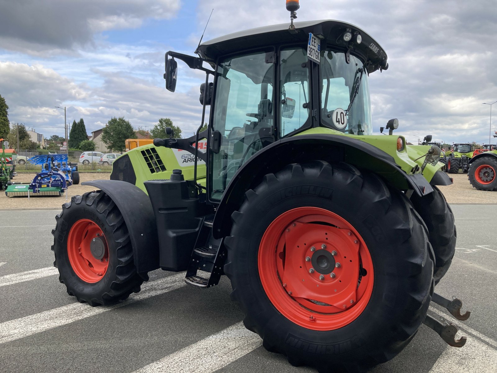 Traktor от тип CLAAS ARION 620 CONCEPT, Gebrauchtmaschine в ST CLEMENT DE LA PLACE (Снимка 4)