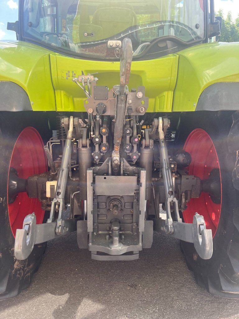 Traktor typu CLAAS ARION 620, Gebrauchtmaschine w Reims (Zdjęcie 5)