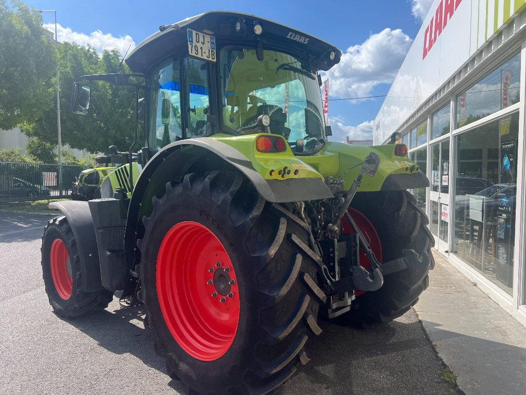 Traktor typu CLAAS ARION 620, Gebrauchtmaschine w Reims (Zdjęcie 4)