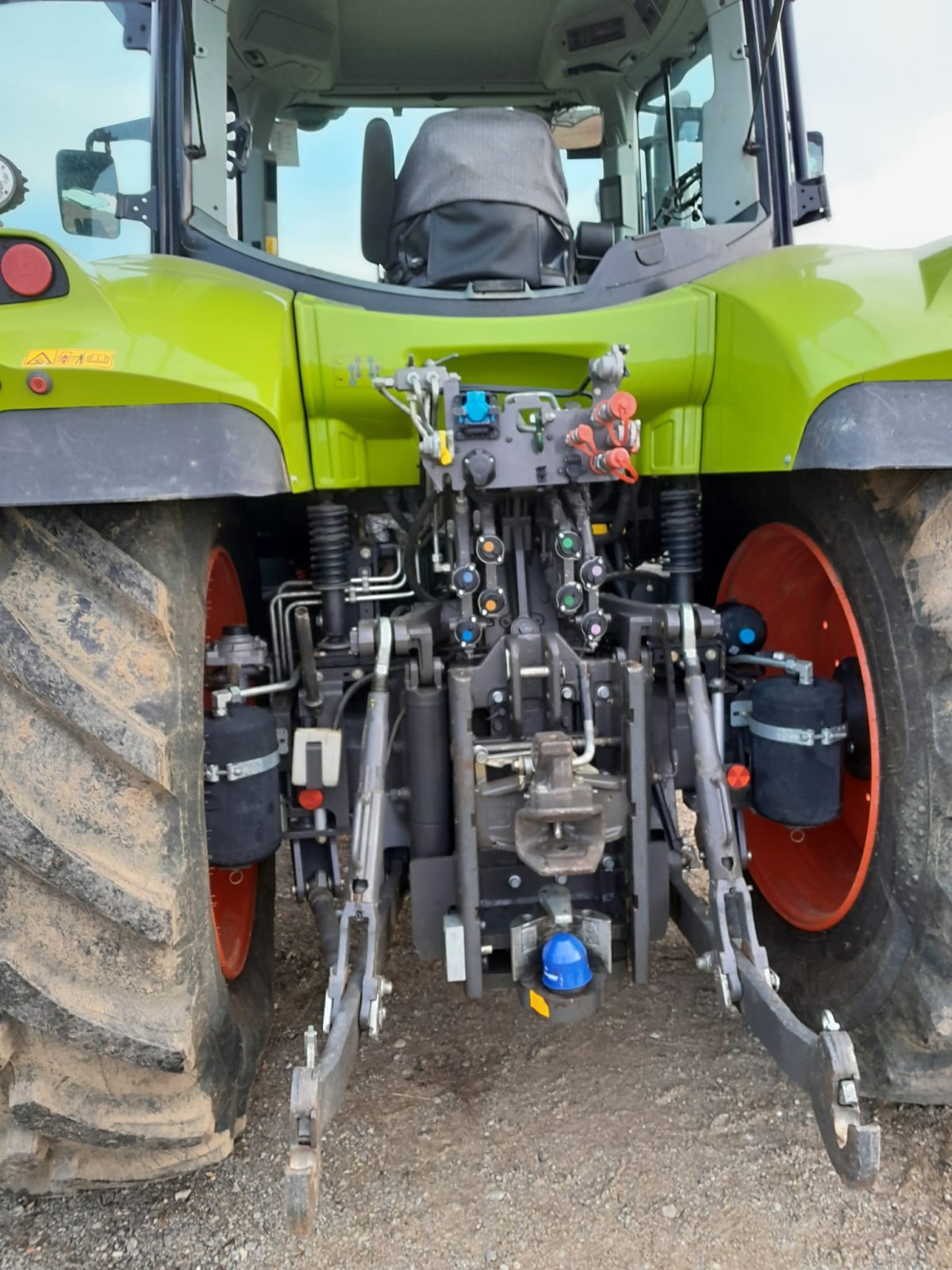 Traktor des Typs CLAAS Arion 620, Gebrauchtmaschine in Pfaffenhofen (Bild 5)