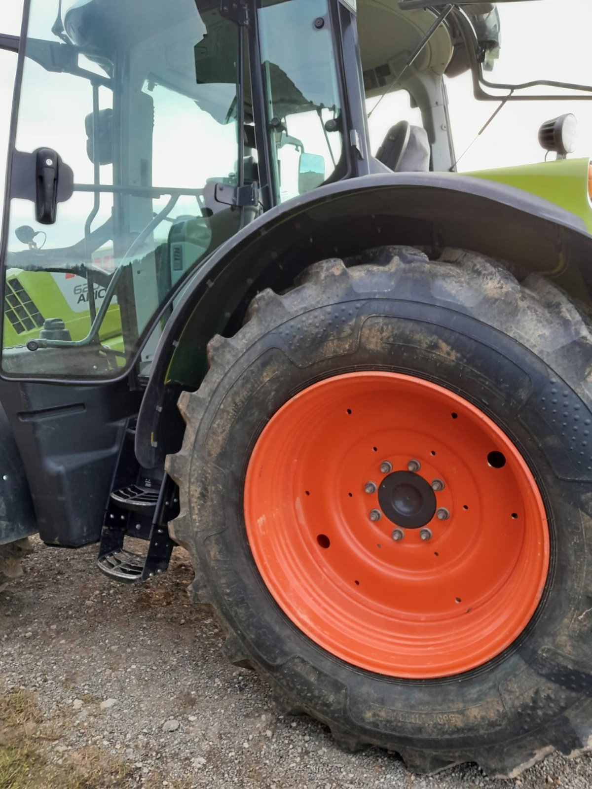 Traktor des Typs CLAAS Arion 620, Gebrauchtmaschine in Pfaffenhofen (Bild 6)