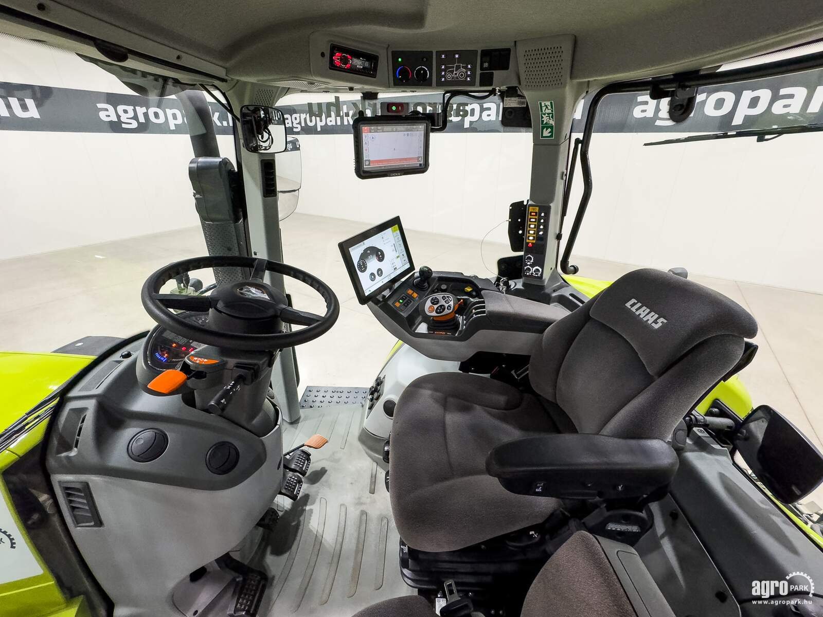 Traktor des Typs CLAAS Arion 630 CEBIS, Gebrauchtmaschine in Csengele (Bild 8)