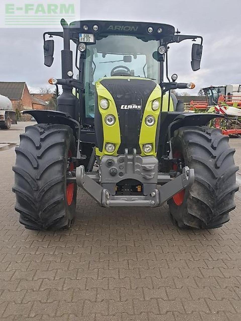 Traktor van het type CLAAS arion 630 cis CIS, Gebrauchtmaschine in NEUENDORF AM SPECK (Foto 3)