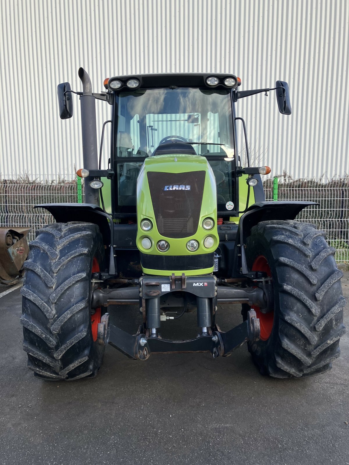 Traktor des Typs CLAAS ARION 630 CIS, Gebrauchtmaschine in BLENDECQUES (Bild 2)