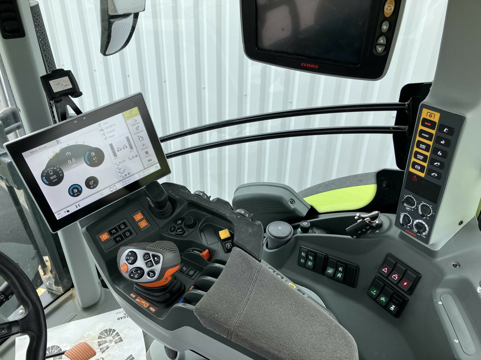 Traktor del tipo CLAAS ARION 630 CMATIC + GPS S10 RTK, Gebrauchtmaschine In CANCON (Immagine 11)