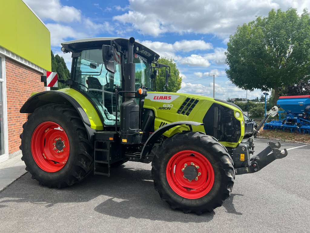 Traktor типа CLAAS Arion 630 concept, Gebrauchtmaschine в Reims (Фотография 3)