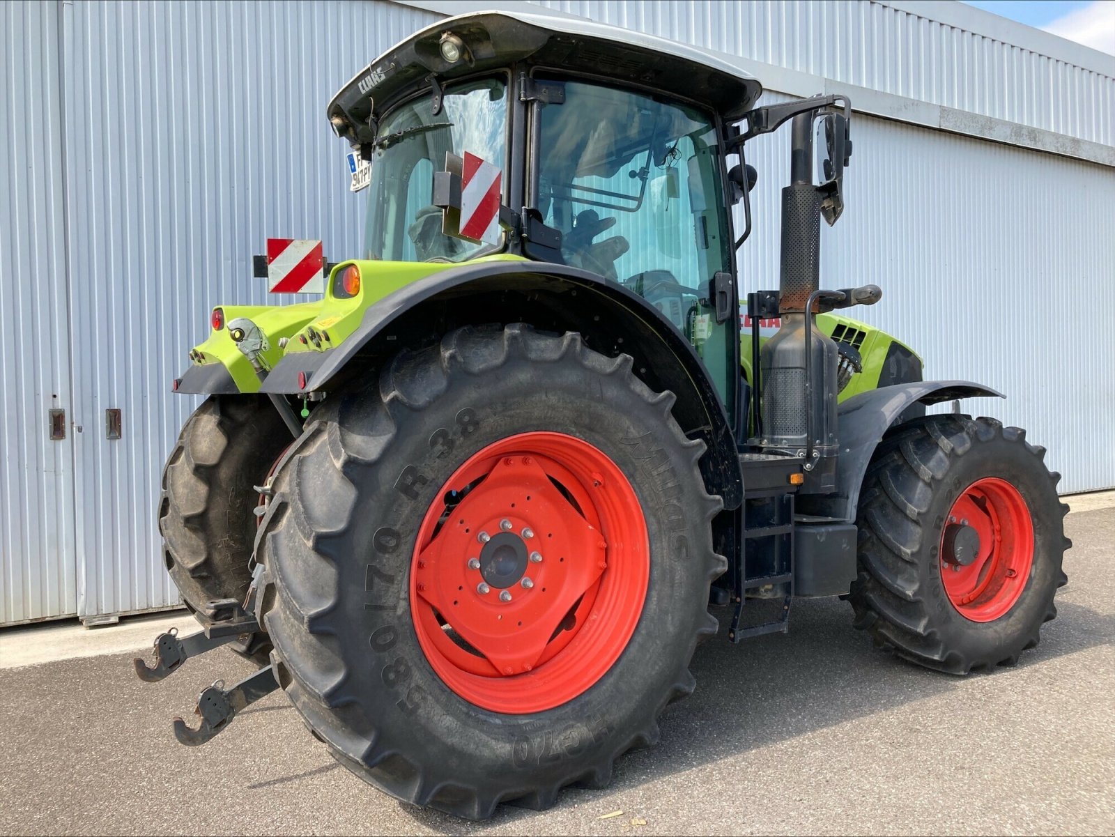 Traktor des Typs CLAAS ARION 630 T5, Gebrauchtmaschine in CHEMINOT (Bild 3)