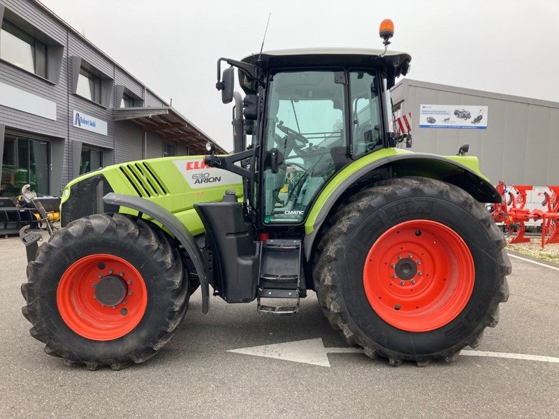 Traktor des Typs CLAAS ARION 630, Gebrauchtmaschine in Chavornay (Bild 6)