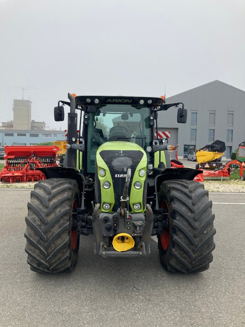 Traktor des Typs CLAAS ARION 630, Gebrauchtmaschine in Chavornay (Bild 2)