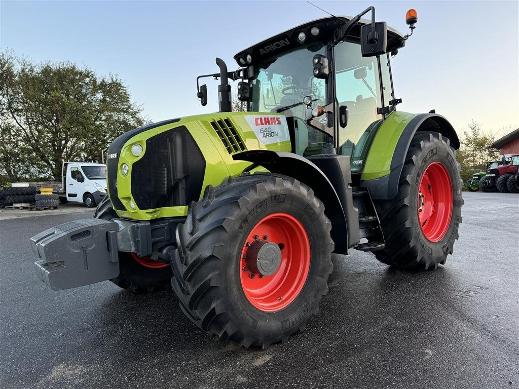 Traktor des Typs CLAAS ARION 640 CEBIS KUN 4400 TIMER OG FULD AFFJEDRING!, Gebrauchtmaschine in Nørager (Bild 1)