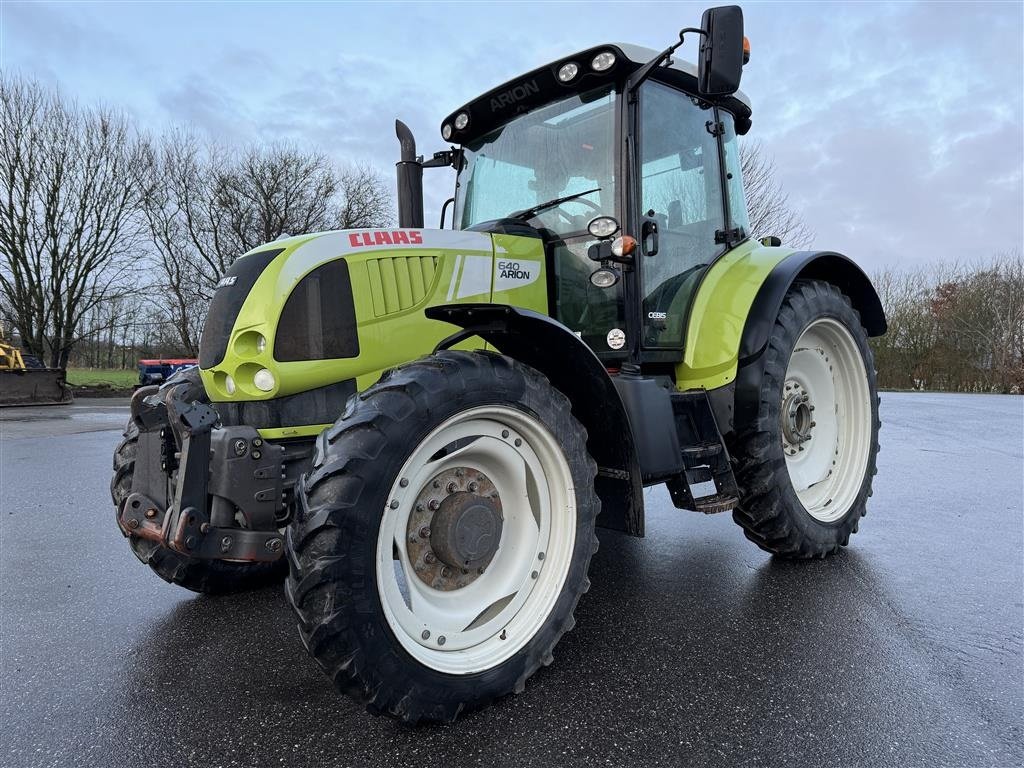 Traktor a típus CLAAS ARION 640 CEBIS KUN 4800 TIMER OG FULD AFFJEDRING!, Gebrauchtmaschine ekkor: Nørager (Kép 1)