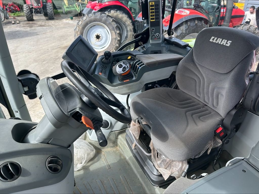 Traktor del tipo CLAAS ARION 640 CEBIS, Gebrauchtmaschine en LOMBEZ (Imagen 4)