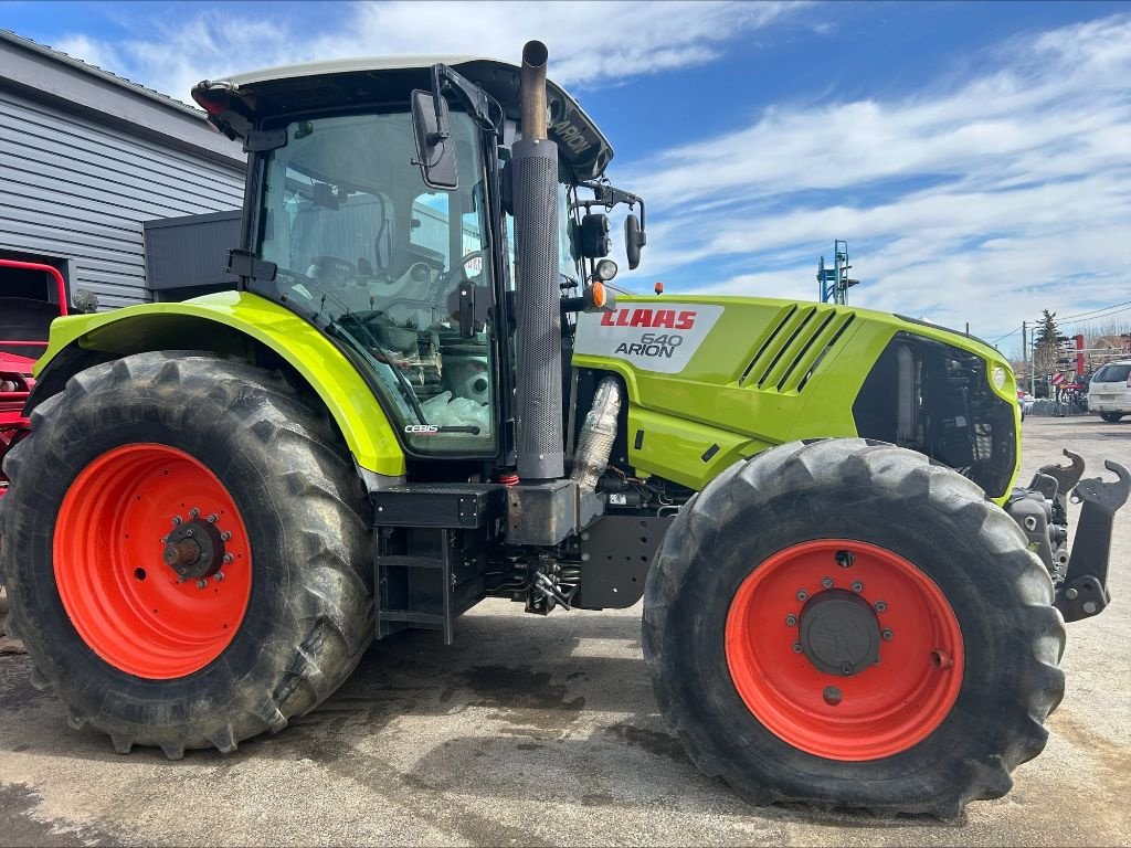 Traktor van het type CLAAS ARION 640 CEBIS, Gebrauchtmaschine in LOMBEZ (Foto 1)