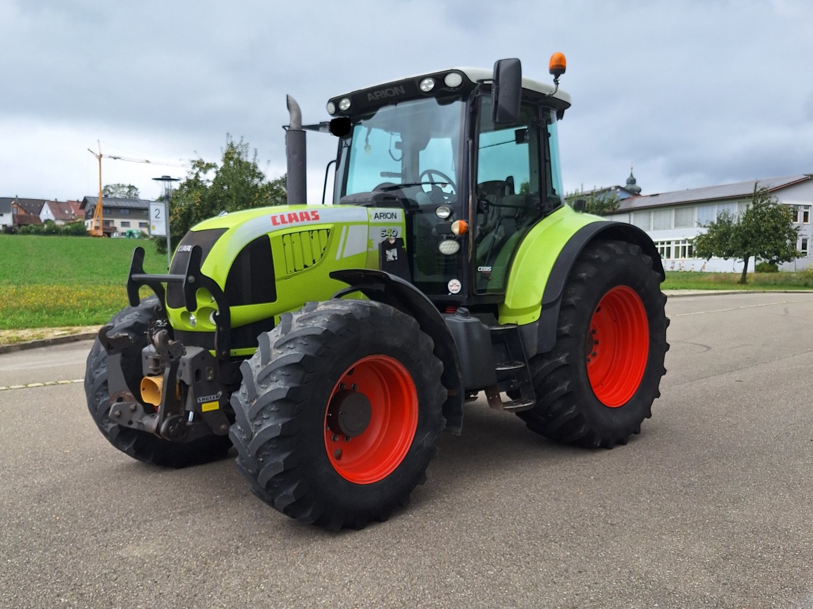 Traktor des Typs CLAAS Arion 640 CEBIS, Gebrauchtmaschine in Ochsenhausen (Bild 1)