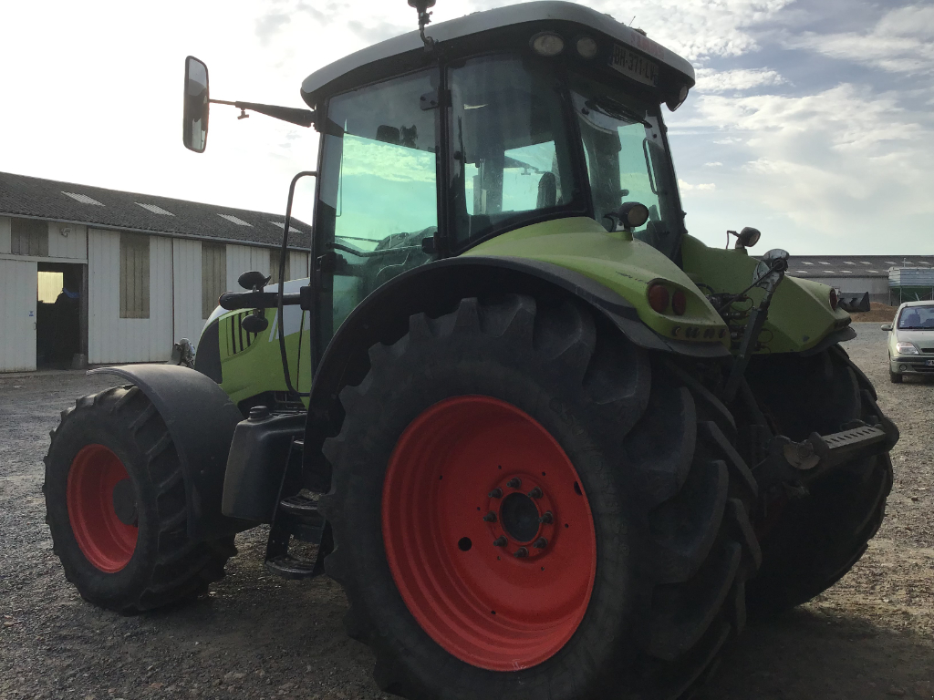 Traktor del tipo CLAAS ARION 640 CIS CONFORT, Gebrauchtmaschine en ST CLEMENT DE LA PLACE (Imagen 4)