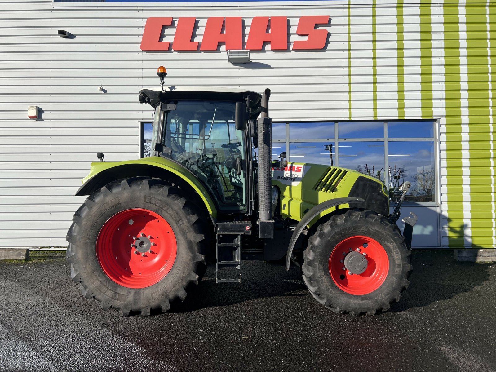 Traktor typu CLAAS ARION 640 CIS T4, Gebrauchtmaschine w Gannat (Zdjęcie 2)