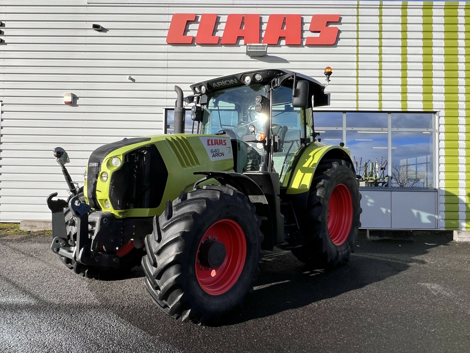 Traktor Türe ait CLAAS ARION 640 CIS T4, Gebrauchtmaschine içinde Gannat (resim 8)