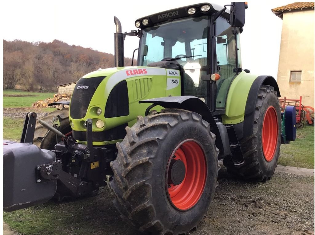 Traktor des Typs CLAAS ARION 640 CIS, Gebrauchtmaschine in BOULOGNE SUR GESSE (Bild 1)