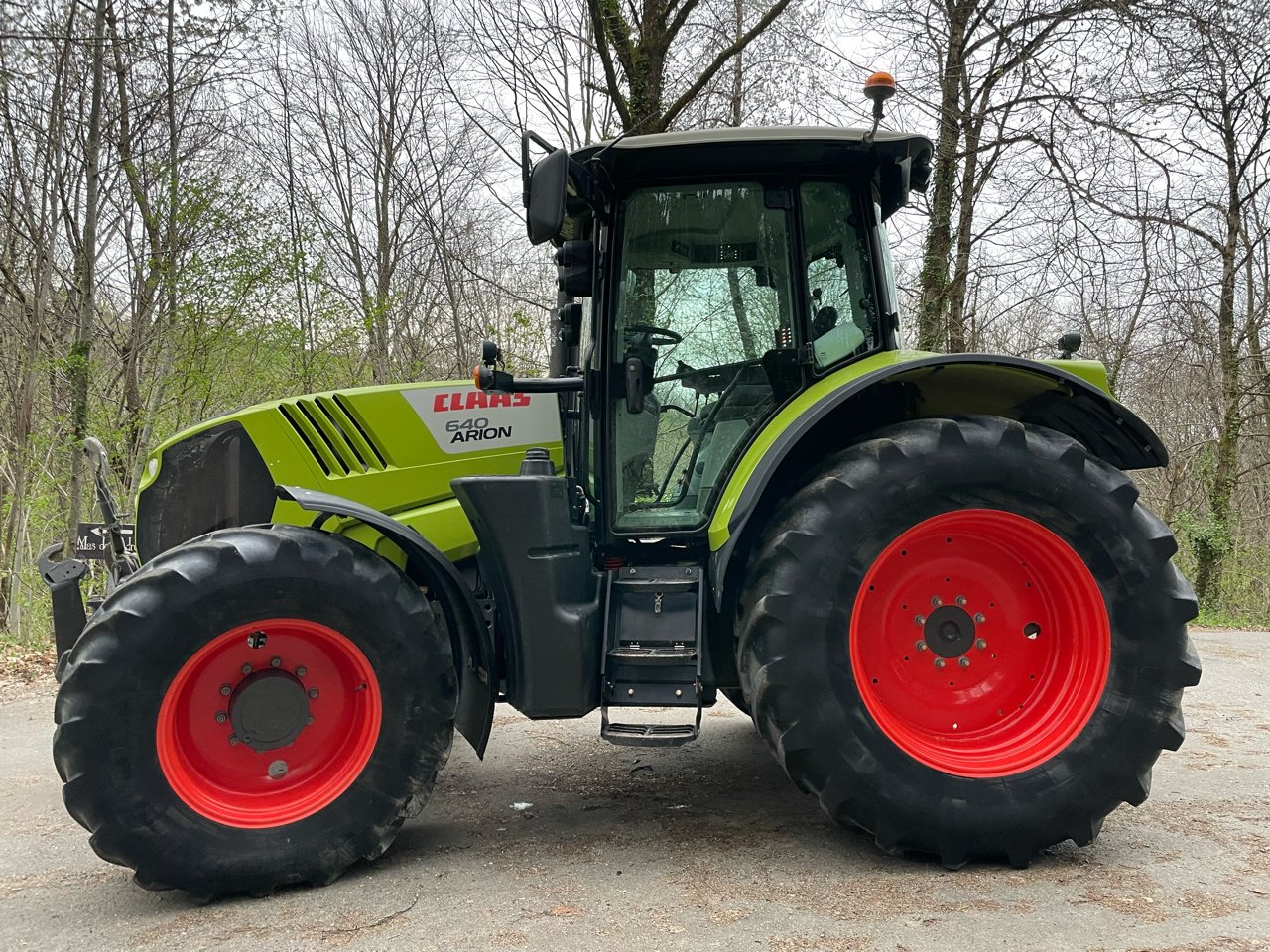 Traktor tip CLAAS Arion 640 CIS, Gebrauchtmaschine in MORLHON LE HAUT (Poză 1)