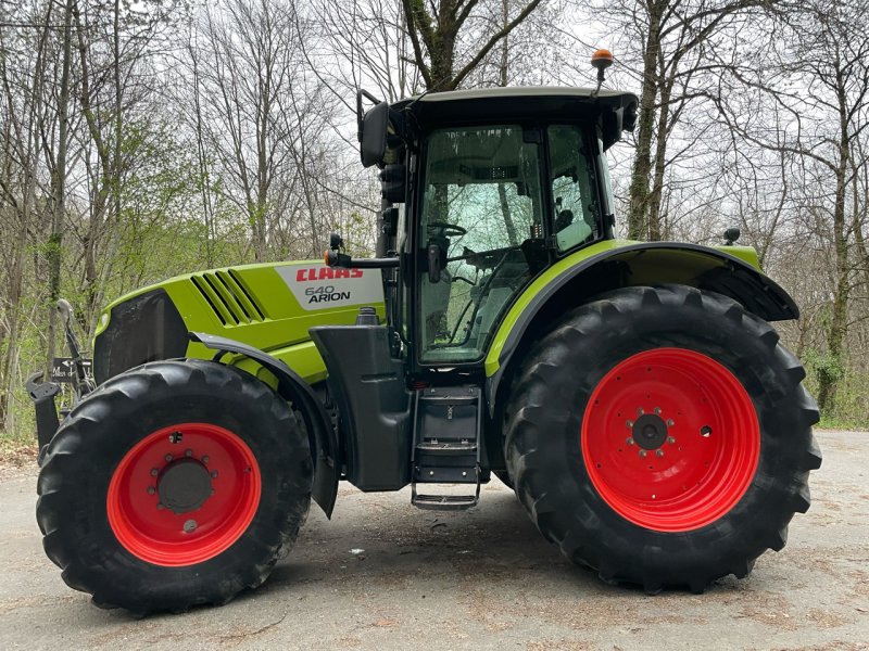 Traktor des Typs CLAAS Arion 640 CIS, Gebrauchtmaschine in MORLHON LE HAUT